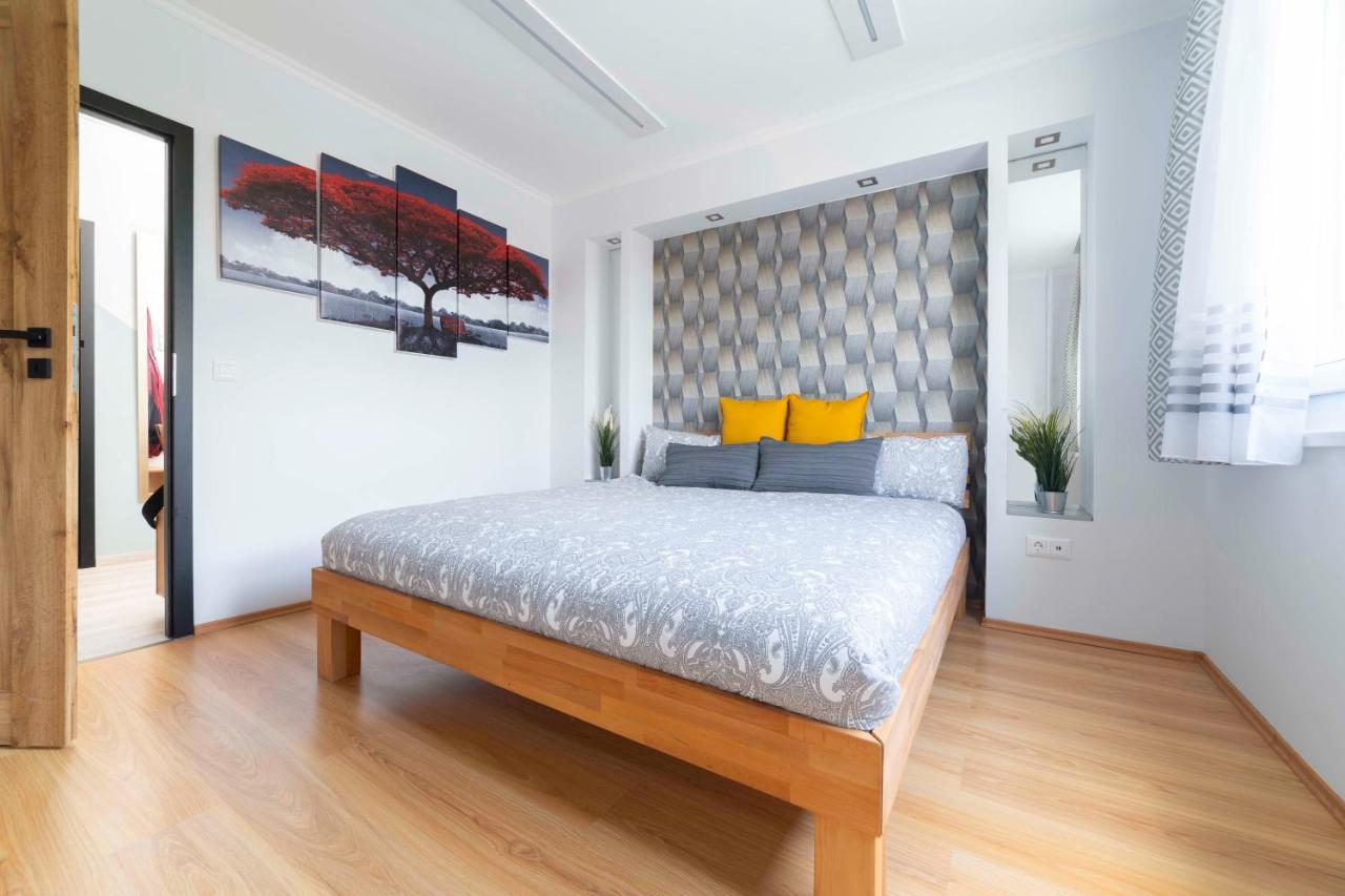 Comfort 66 - Real-Life 3-Room Family Stay With 4 Beds 미슈콜츠 외부 사진
