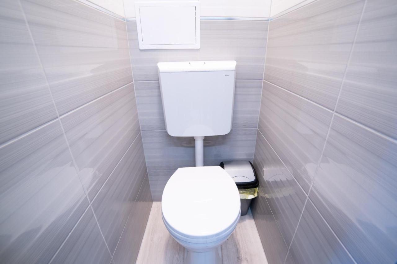 Comfort 66 - Real-Life 3-Room Family Stay With 4 Beds 미슈콜츠 외부 사진